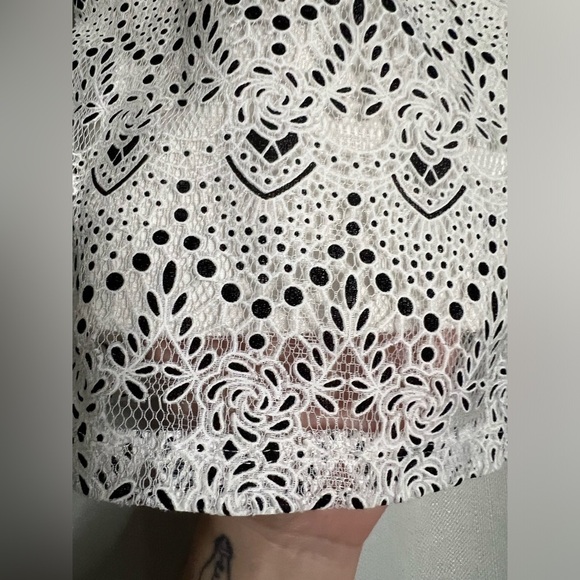 Bar III White and Black Boho Lace Tank Top Small - Picture 5 of 8